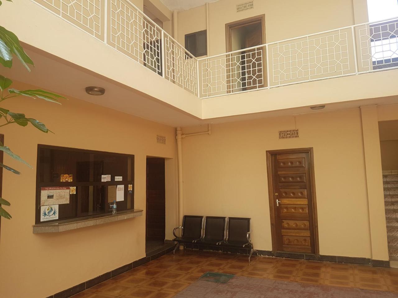 Center Inn Аруша Екстериор снимка